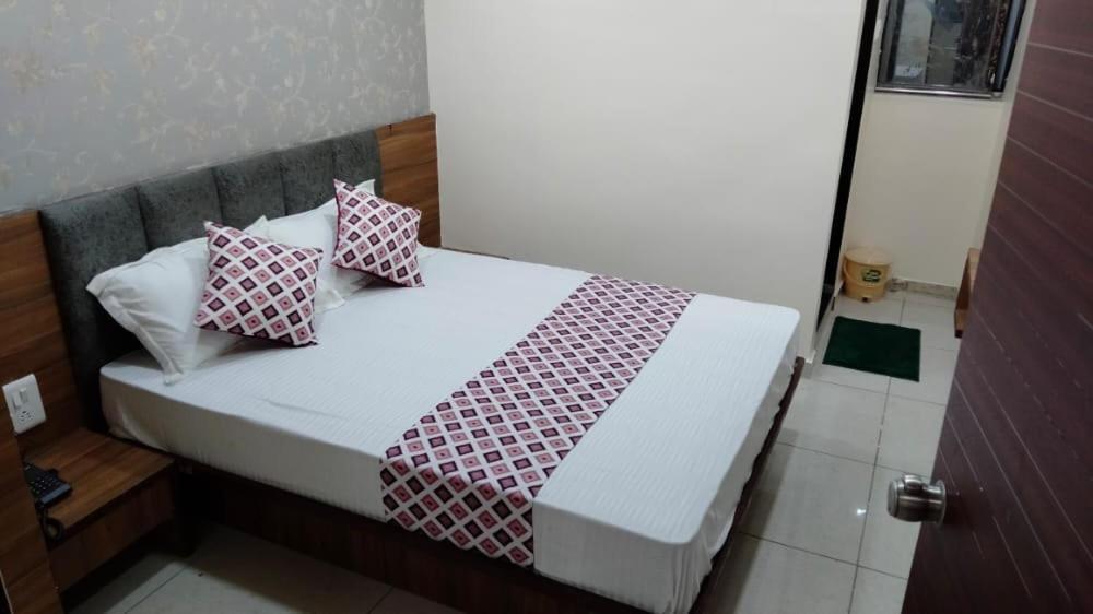 hotel atlanta Ahmedabad Eksteriør billede