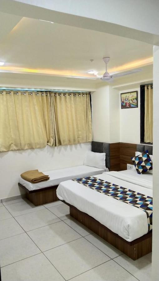 hotel atlanta Ahmedabad Eksteriør billede